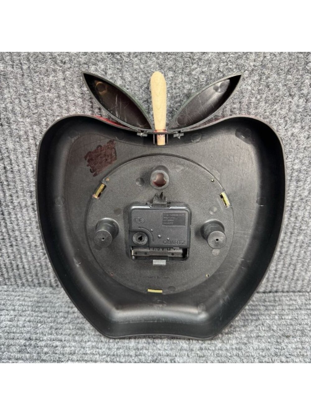 Vintage Titosh Timepieces Red Apple Kitchen Wall Clock Battery Power Fruit Decor - Picture 3 of 6
